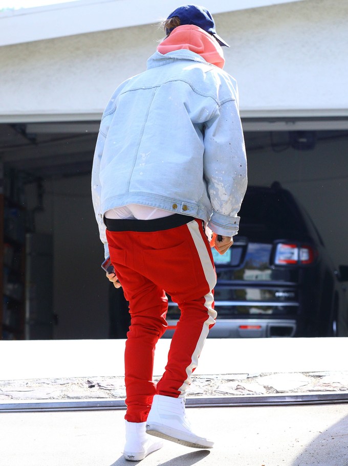 Justin Bieber shows off his underwear