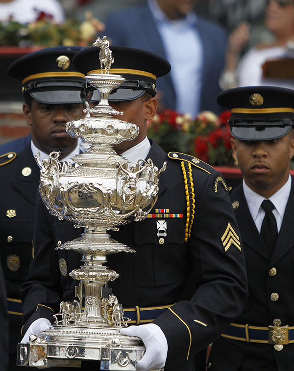 preakness-stakes-trophy-2