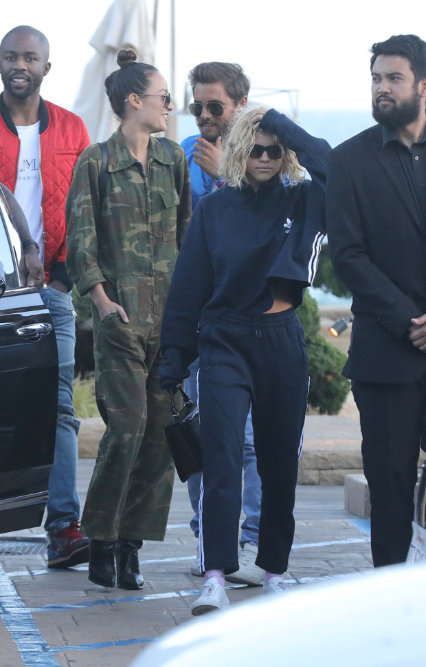 Scott Disick Enjoys 3-Way Date With Flings Chloe Bartoli & Sofia Richie