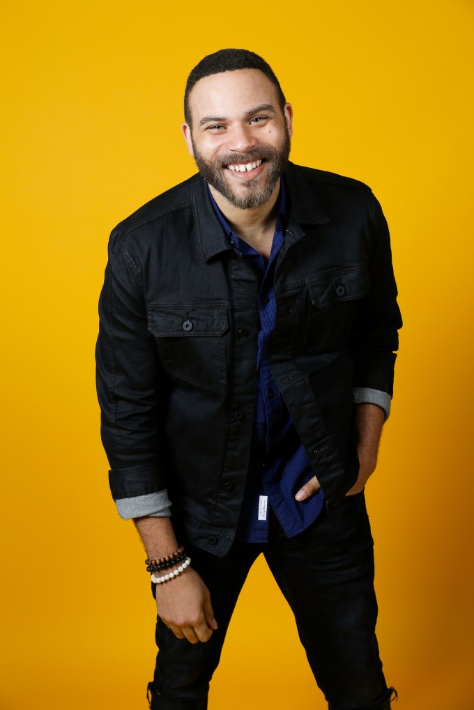 ‘Siren’s Exclusive Cast Portraits from HollywoodLife