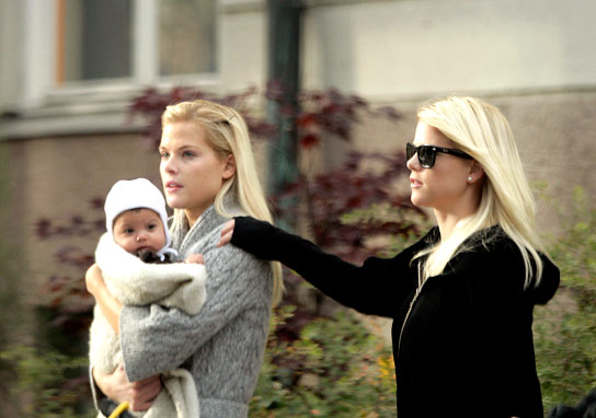 121809_elin_woods_INFphoto_507604 INFphoto.com
