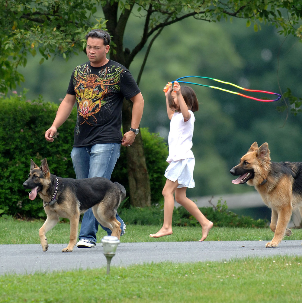 Jon Gosselin kids yard 2009