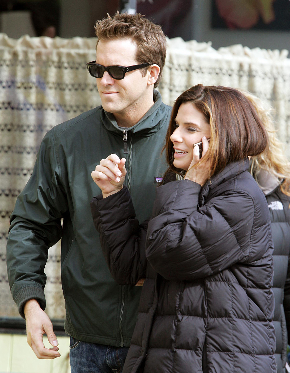 SANDRA BULLOCK AND RYAN REYNOLDS ON SET