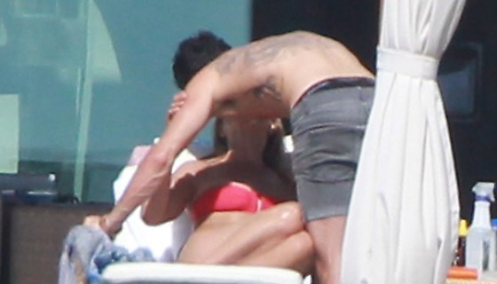 Justin Theroux Jennifer Aniston Kiss