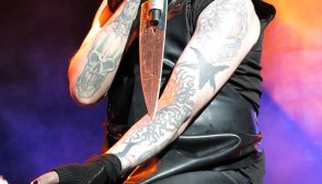 Marilyn Manson Slits Wrists