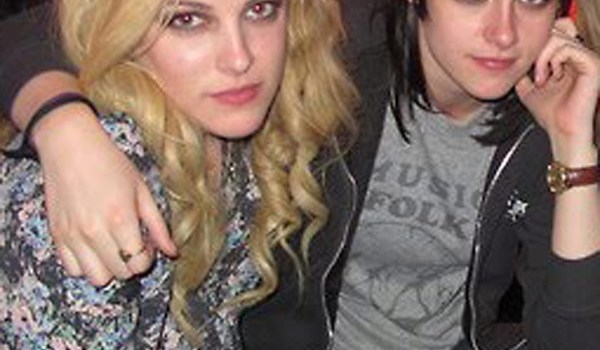 Riley Keough Kristen Stewart The Runaways