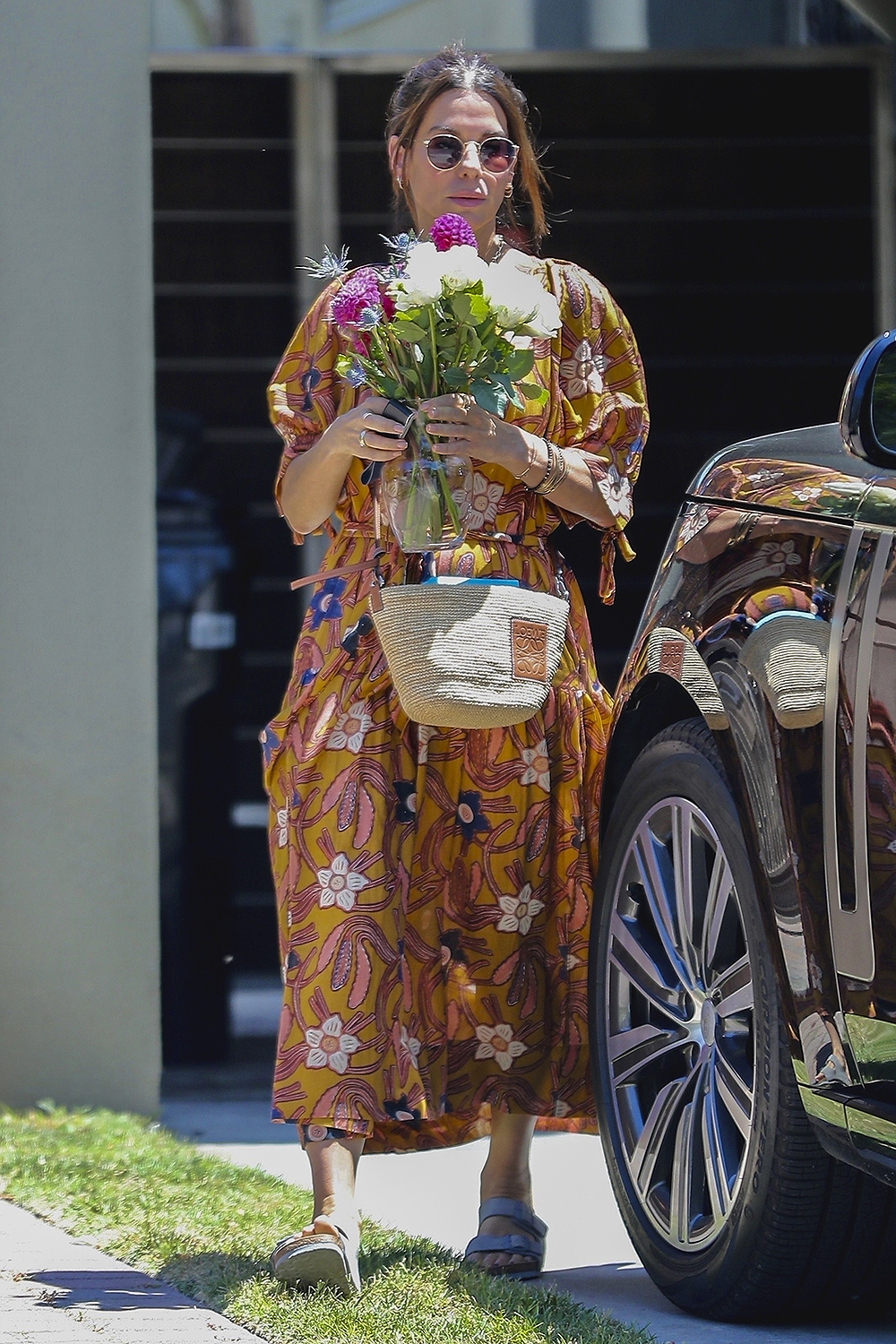 *EXCLUSIVE* Sandra Bullock spends the day at a friend's house after celebrating her 59th birthday!