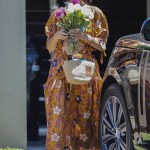 Los Angeles, CA  - *EXCLUSIVE*  - Actress Sandra Bullock enjoys quality time with a friend the day after celebrating her 59th birthday, it's a wonderful day filled with gifts and joyful moments.

Pictured: Sandra Bullock 

BACKGRID USA 27 JULY 2023 

USA: +1 310 798 9111 / usasales@backgrid.com

UK: +44 208 344 2007 / uksales@backgrid.com

*UK Clients - Pictures Containing Children
Please Pixelate Face Prior To Publication*