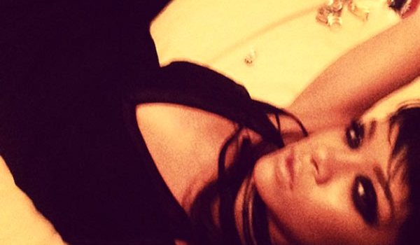 Rihanna Smokey Eye