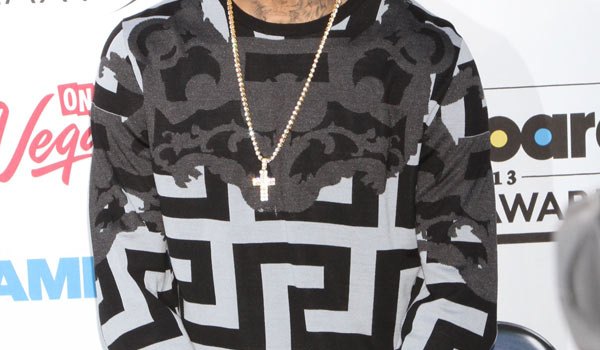 Chris Brown Disses Rihanna