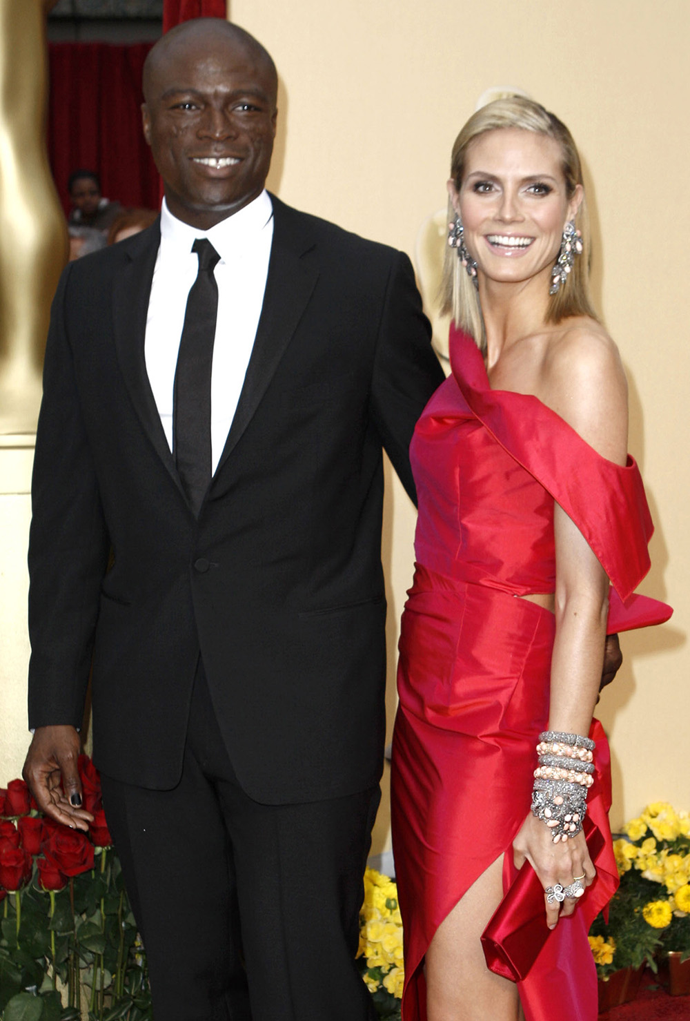 ARCHIV - Model Heidi Klum und ihr Mann, der Saenger Seal, aufgenommen am 22. Februar 2009 in Hollywood, USA. Nach Medienberichten von Freitag, 17. April 2009, soll das Top-Model schwanger sein. (AP Photo/Matt Sayles) FILE - Heidi Klum and Seal arrive for the 81st Academy Awards Sunday, Feb. 22, 2009, in the Hollywood section of Los Angeles. (AP Photo/Matt Sayles)