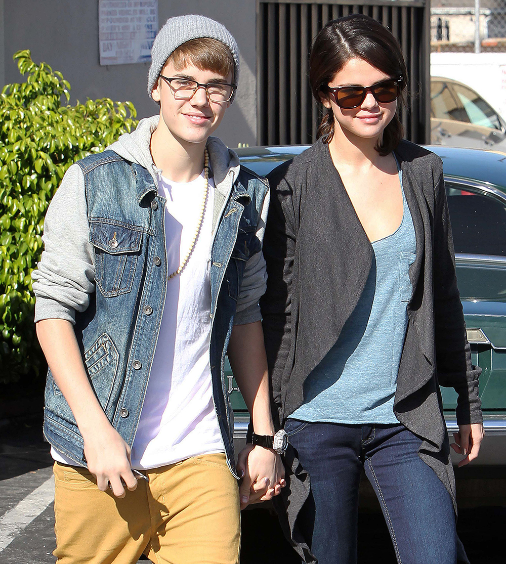 Justin Bieber and Selena Gomez Out and About, Los Angeles, America - 21 Nov 2011