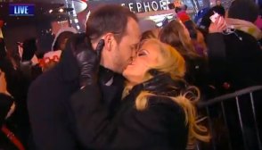 Donnie Wahlberg Jenny McCarthy Kiss