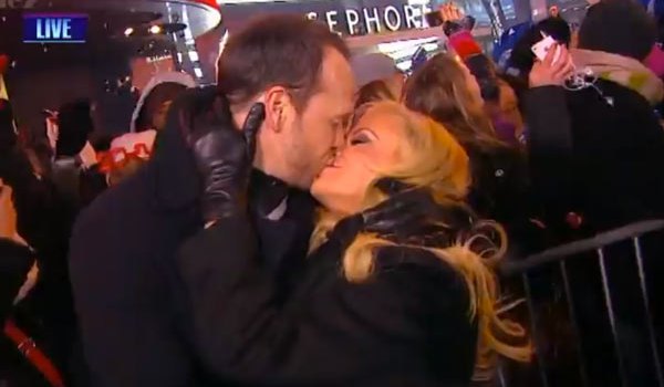 Donnie Wahlberg Jenny McCarthy Kiss