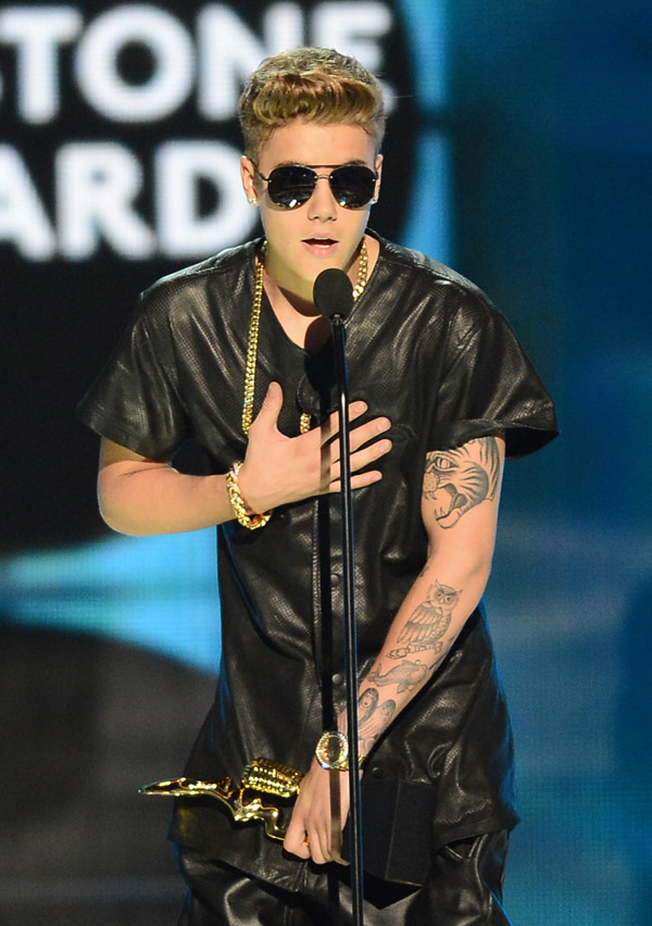 Justin-bieber-billobard-awards-booed-gty