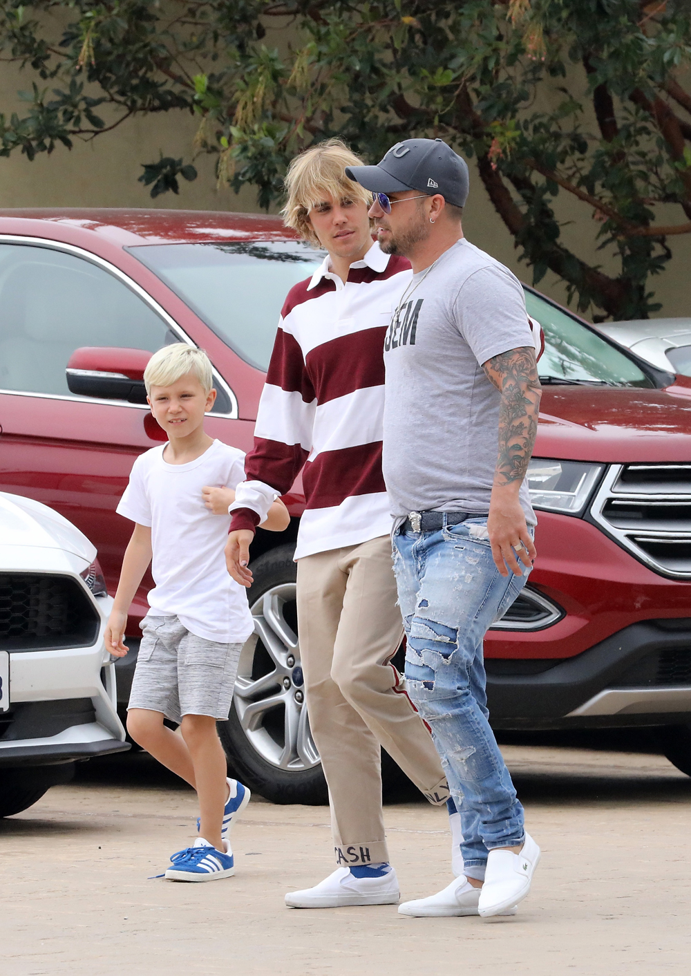 Justin Bieber meets up with his dad Jeremy and his siblings at Nobu in Malibu, CA