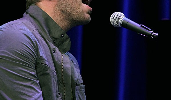 Chris Martin Gwyneth Paltrow Magic