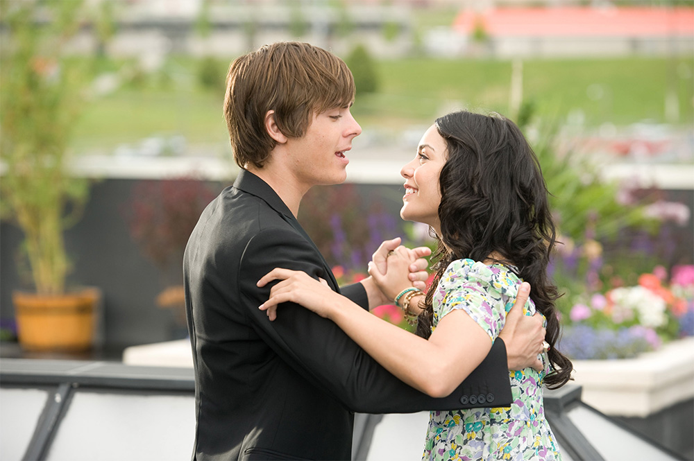 Editorial use only. No book cover usage.
Mandatory Credit: Photo by Disney/Kobal/Shutterstock (5886284l)
Zac Efron, Vanessa Anne Hudgens
High School Musical 3 - Senior Year - 2008
Director: Kenny Ortega
Walt Disney Pictures
USA
Scene Still
Musical
High School Musical 3 : nos années lycée