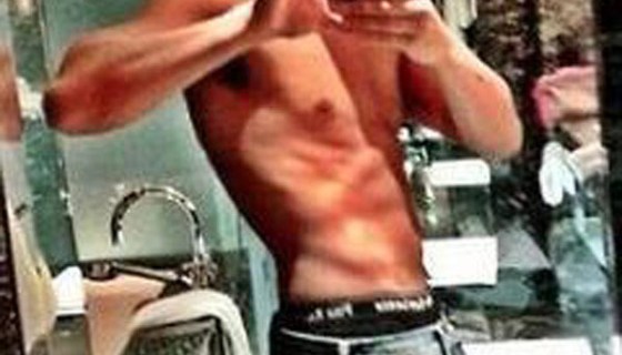 Drake Shirtless