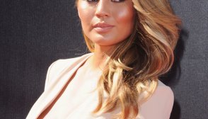 Chrissy Teigen Disses Ariana Grande