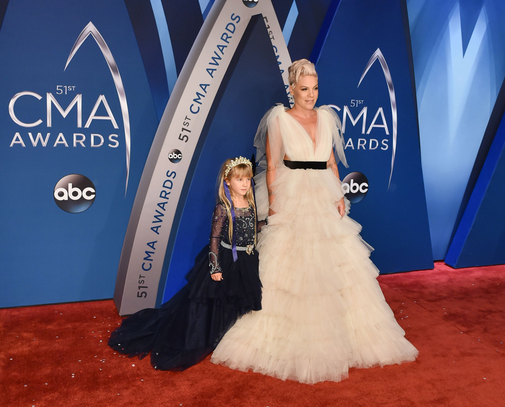 Willow Sage Hart, Pink
51st Annual CMA Awards, Arrivals, Nashville, USA - 08 Nov 2017