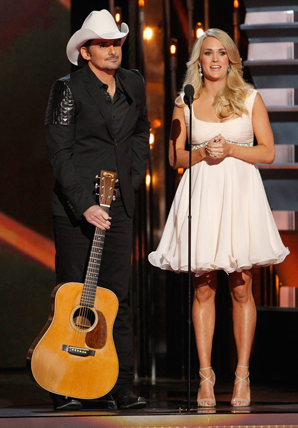 carrie-underwood-brad-paisley-cma-awards-2014-gty-2