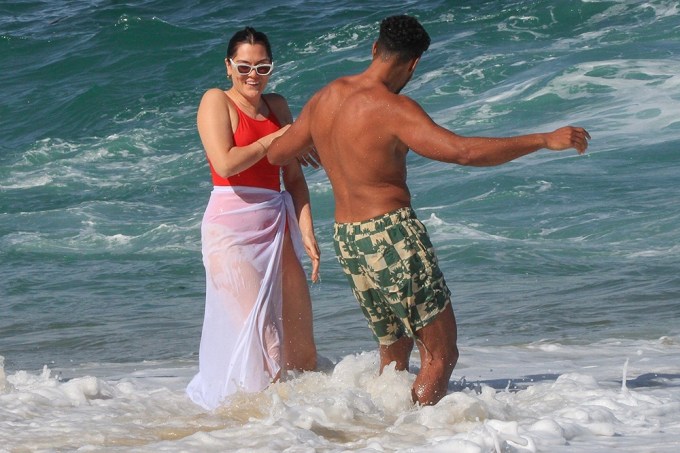 Jessie J and Chanan Colman At A Beach In Rio