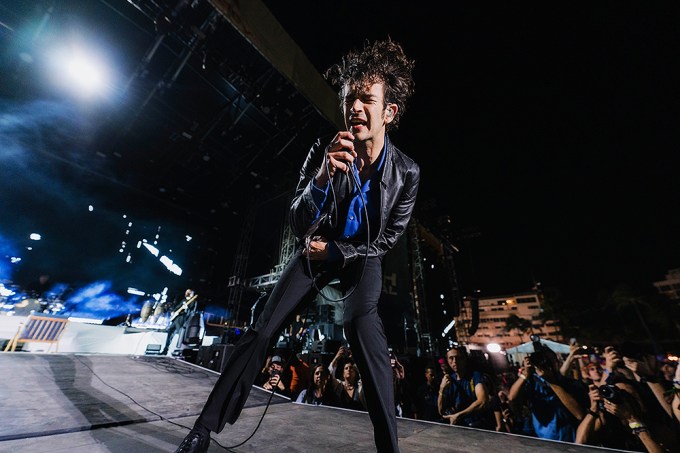 Matty Healy performing