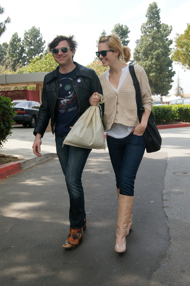 Mandy Moore with husband Ryan Adams at flea market