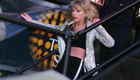 Taylor Swift Falls Down Stairs