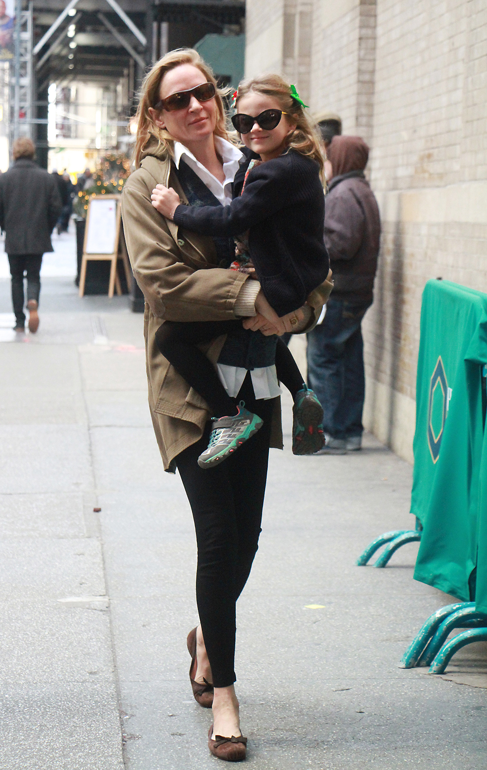 Uma Thurman and Luna Thurman-Busson
Uma Thurman out and about, New York, USA - 29 Dec 2017