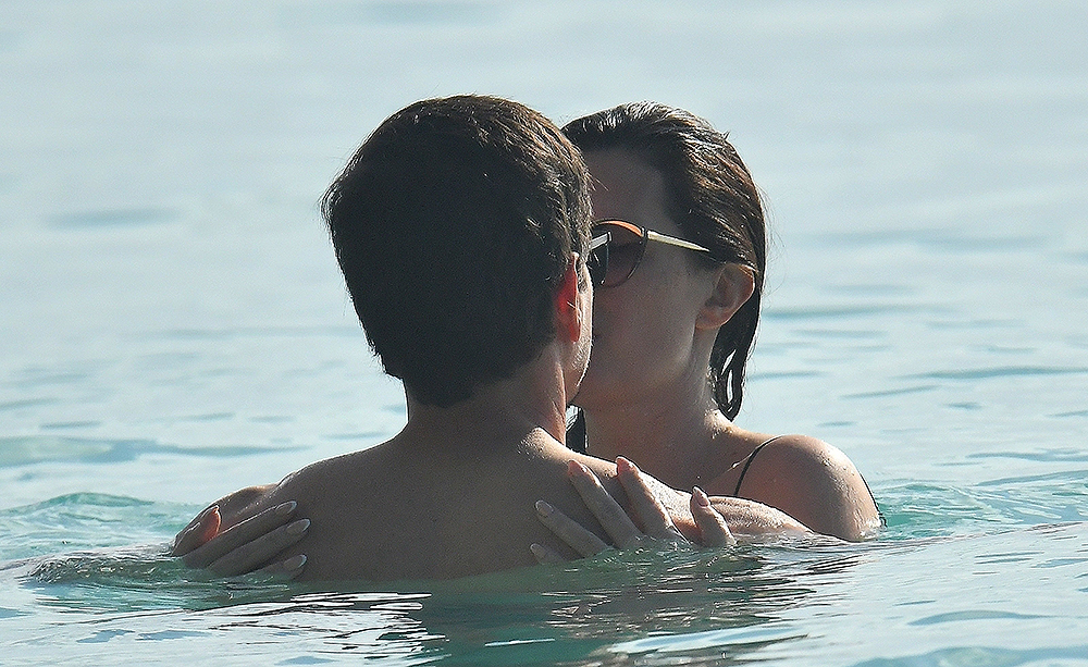 Bridgetown, BARBADOS  - *EXCLUSIVE*  - Actor Mark Wahlberg and his wife Rhea Durham show off their love and affection as they take a dip in the sea during a family holiday in the beautiful Caribbean Island of Barbados on Sandy Lane Hotel's beach. The Daddy's home actor was seen sporting a pretty bad sunburn on his arm.

Pictured: Mark Wahlberg - Rhea Durham

BACKGRID USA 23 DECEMBER 2022 

BYLINE MUST READ: T. Atwell/S.King@246Paps / BACKGRID

USA: +1 310 798 9111 / usasales@backgrid.com

UK: +44 208 344 2007 / uksales@backgrid.com

*UK Clients - Pictures Containing Children
Please Pixelate Face Prior To Publication*