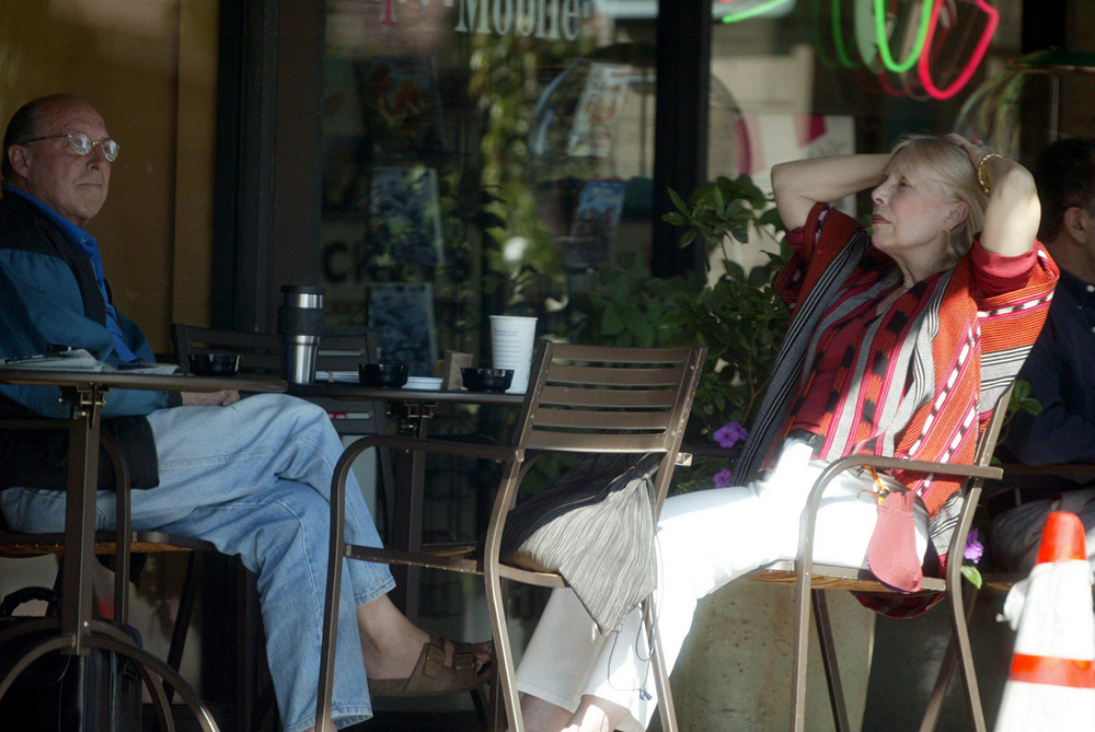 JONI MITCHELL AND GIL TOFF MEETING FOR COFFEE IN BEL AIR, CALIFORNIA, AMERICA - 04 JUL 2004