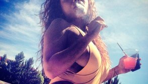 nia amey chris brown baby mother