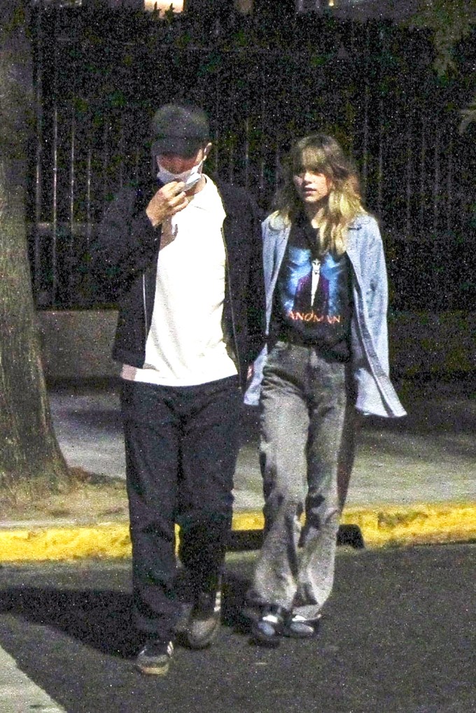 Robert Pattinson & Suki Waterhouse Hold Hands In Argentina