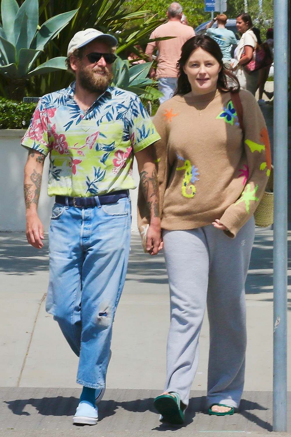 Malibu, CA  - *EXCLUSIVE*  - Hand in hand, new parents Jonah Hill and Olivia Millar embrace a serene stroll through breathtaking Malibu.

Pictured: Jonah Hill, Olivia Millar

BACKGRID USA 14 JUNE 2023 

BYLINE MUST READ: @MALIBUUSTARS YOUTUBE / BACKGRID

USA: +1 310 798 9111 / usasales@backgrid.com

UK: +44 208 344 2007 / uksales@backgrid.com

*UK Clients - Pictures Containing Children
Please Pixelate Face Prior To Publication*