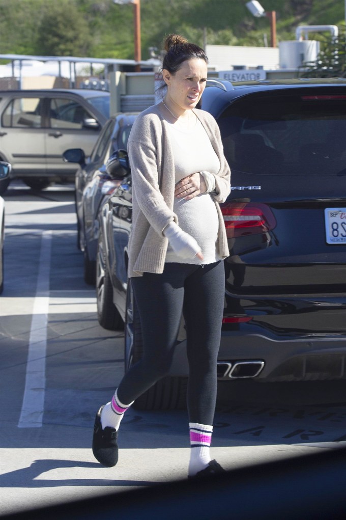 Rumer Willis Holds Her Baby Bump