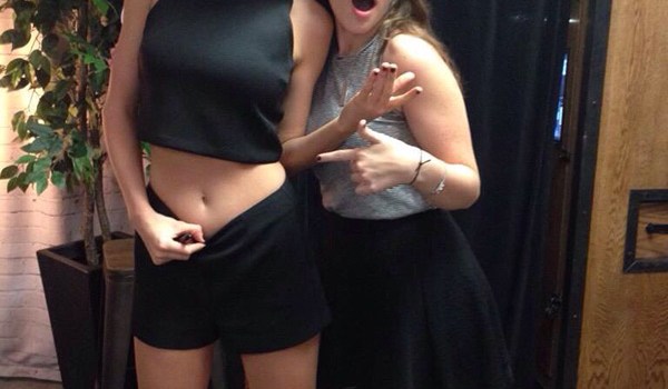 Taylor Swift Belly Button