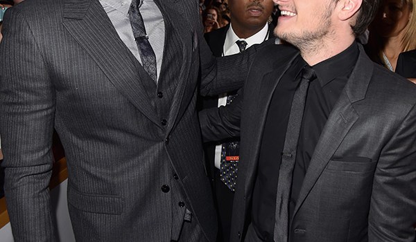 Liam Hemsworth Josh Hutcherson Kiss