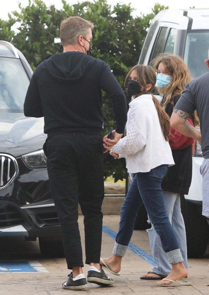 Matt Damon With His Daughters