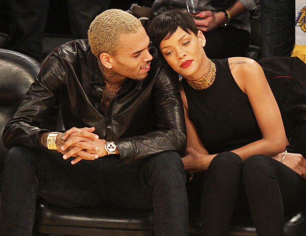 Chris Brown and Rihanna laugh and snuggle as they make  their 1st public appearance together since their very public break up as they attend the Los Angeles Lakers Vs The New York Knicks Basketball Game at the Staoles Center in Los Angeles, Ca

Pictured: Chris Brown and Rihanna,Chris Brown
Rihanna
Ref: SPL474572 261212 NON-EXCLUSIVE
Picture by: SplashNews.com

Splash News and Pictures
Los Angeles: 310-821-2666
New York: 212-619-2666
London: +44 (0)20 7644 7656
Berlin: +49 175 3764 166
photodesk@splashnews.com

World Rights