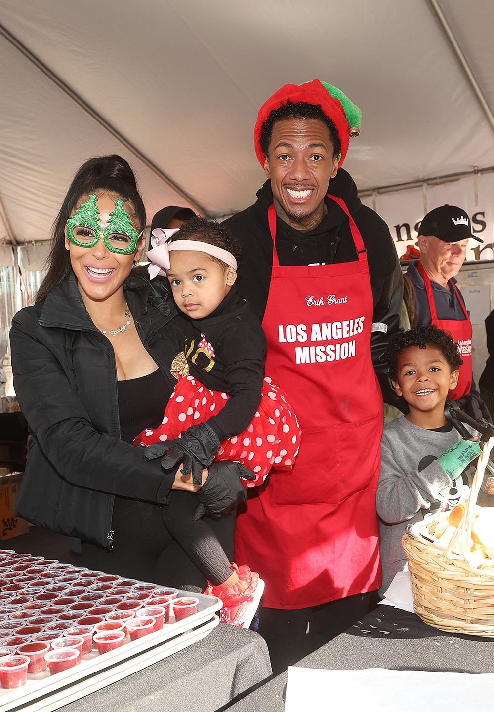 LA Mission's Annual Christmas Feed-the-Homeless Event