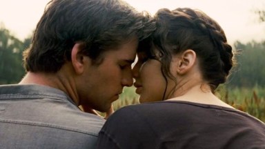 Liam Hemsworth Jennifer Lawrence Kiss