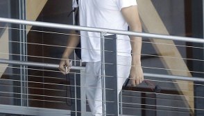 Ashton Kutcher Massage