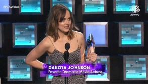 Dakota Johnson Boobs Peoples Choice Awards