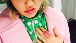 Miley Cyrus Toilet Selfie