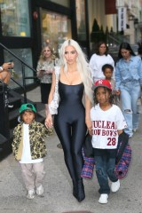 New York City, NY  - Kim Kardashian heads to Cipriani for dinner with her kids after a taping of The Tonight Show Starring Jimmy Fallon in New York City.

Pictured: Kim Kardashian

BACKGRID USA 21 JUNE 2022 

BYLINE MUST READ: T.JACKSON / BACKGRID

USA: +1 310 798 9111 / usasales@backgrid.com

UK: +44 208 344 2007 / uksales@backgrid.com

*UK Clients - Pictures Containing Children
Please Pixelate Face Prior To Publication*