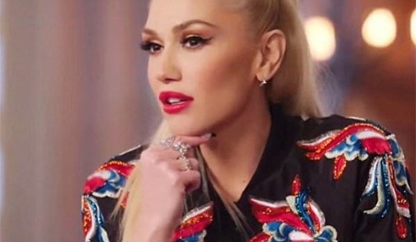 Gwen Stefani Half Ponytail Hairstyle