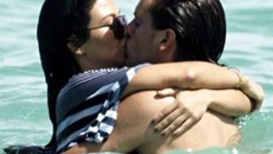 Scott Disick Kissing Kourtney Kardashian