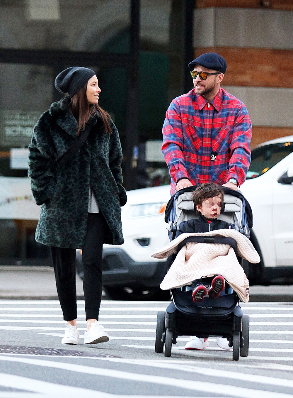 Justin Timberlake and Jessica Biel enjoy a family lunch